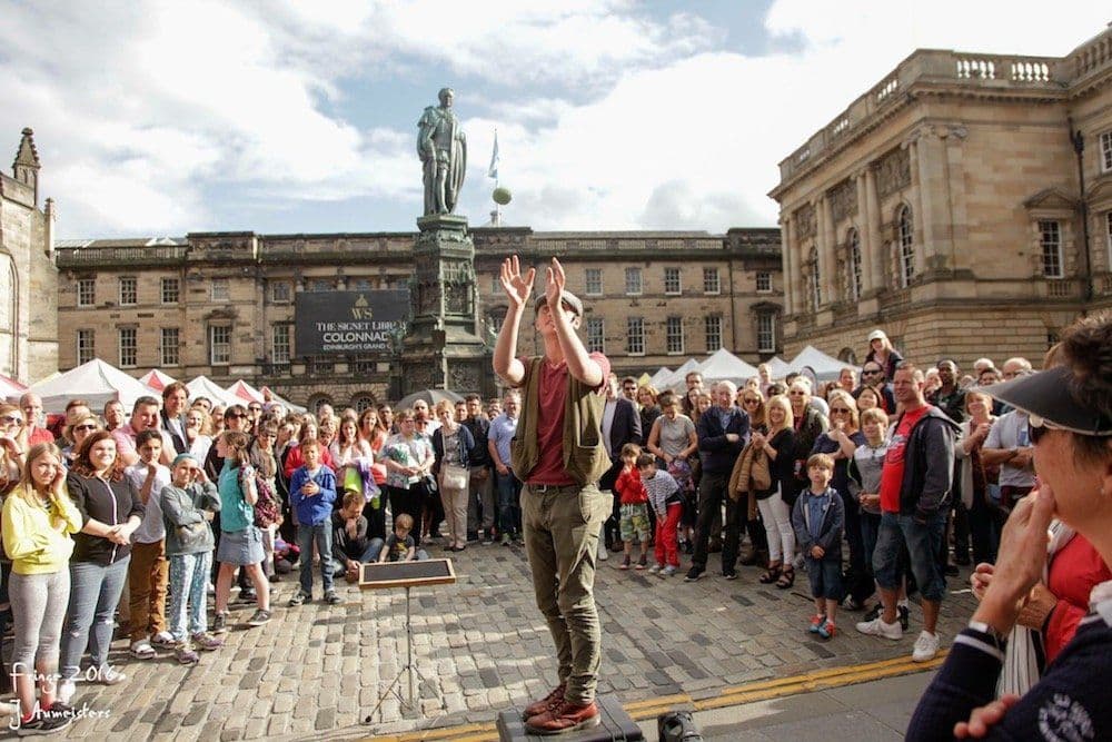 Sam – Magician & Card Tricks