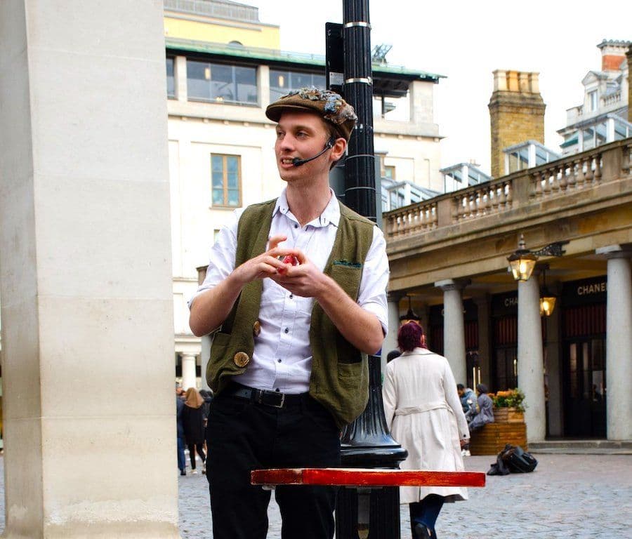 Sam – Magician & Card Tricks