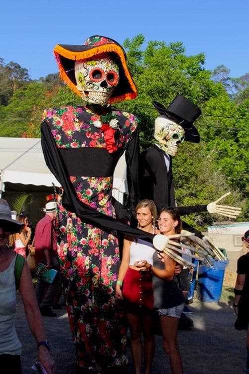 Giant Day of the Dead Puppets