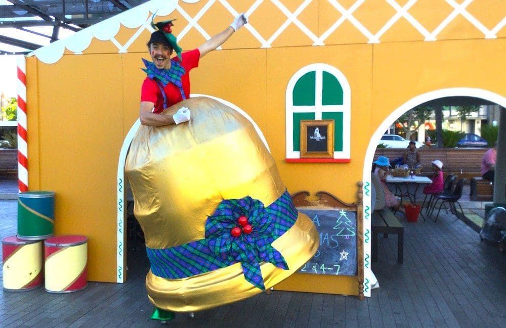 Bingle Bell, Christmas roving