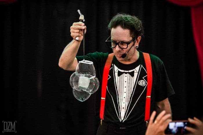 Bubble Show or Roving!