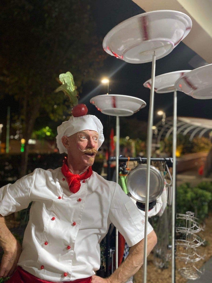 Roving Chef & Waiter