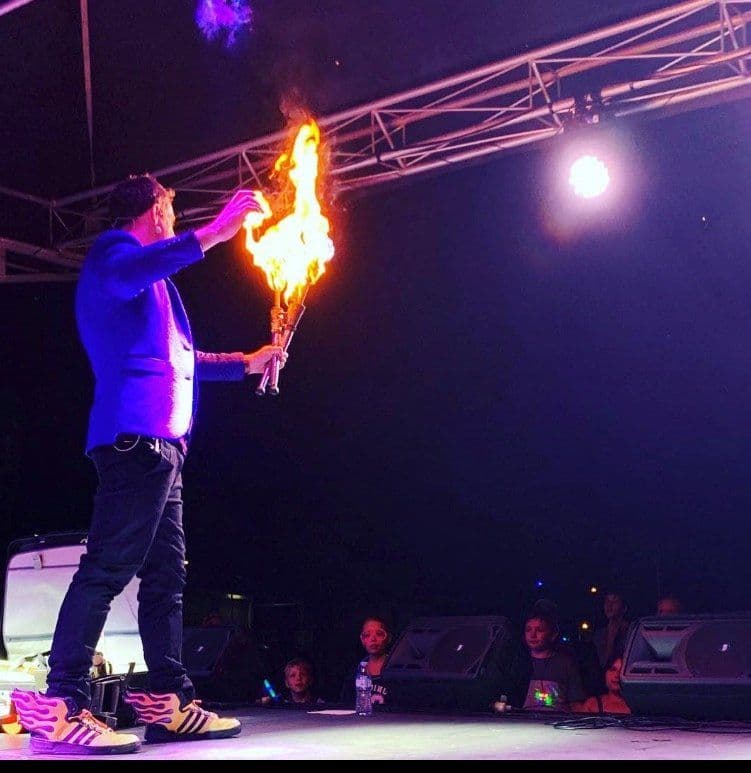 Stunt Juggler, Circus, Magic, Balloons