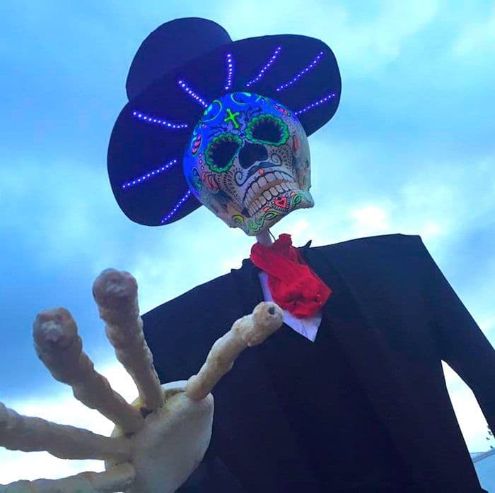 Giant Day of the Dead Puppets