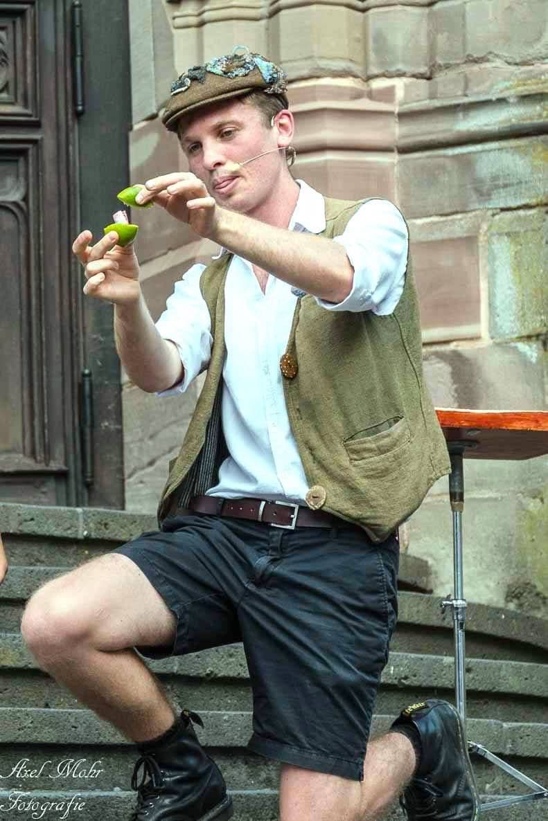 Sam – Magician & Card Tricks
