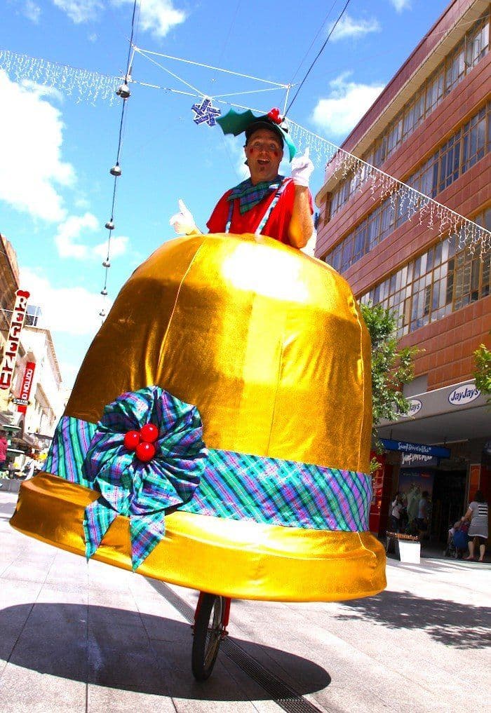 Bingle Bell, Christmas roving