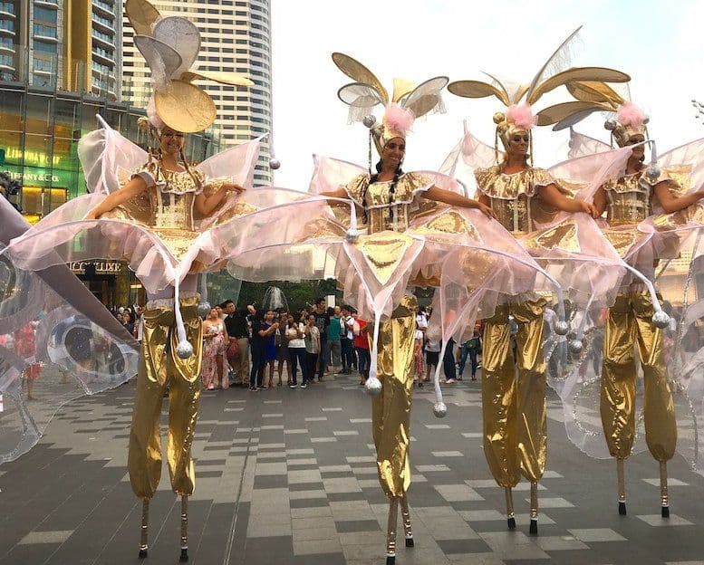 Champagne Flowers on Stilts