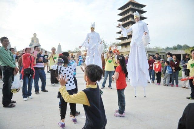 Brisbane Stilt walkers