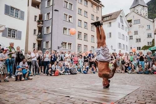 Acrobatic Breakdance Show!