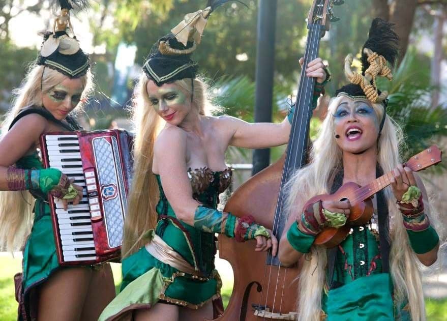 Roving Musicians – The Sirens