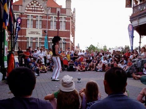 Scott & Beck – Street Performers