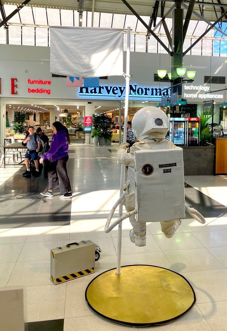 Floating Astronaut – high tech!