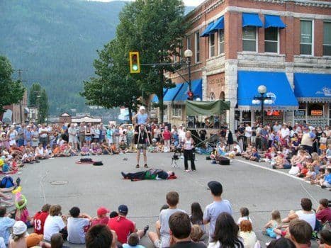 Scott & Beck – Street Performers